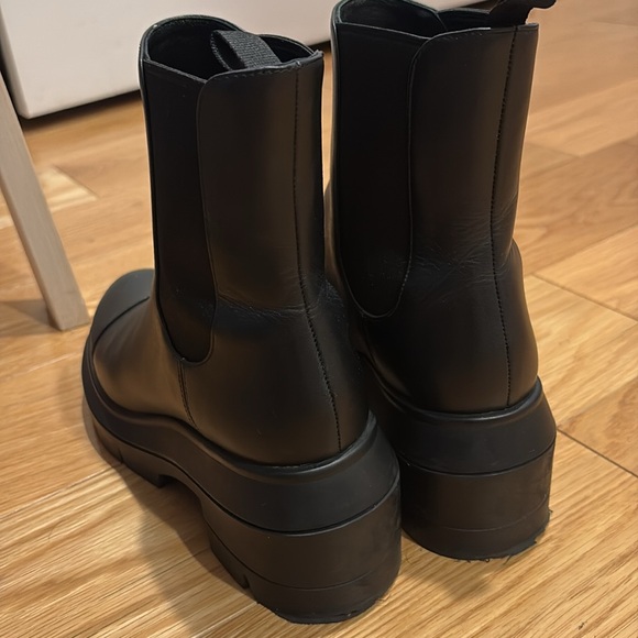 Stuart Weitzman Norah Lug Sole Booties 7 - Picture 3 of 6